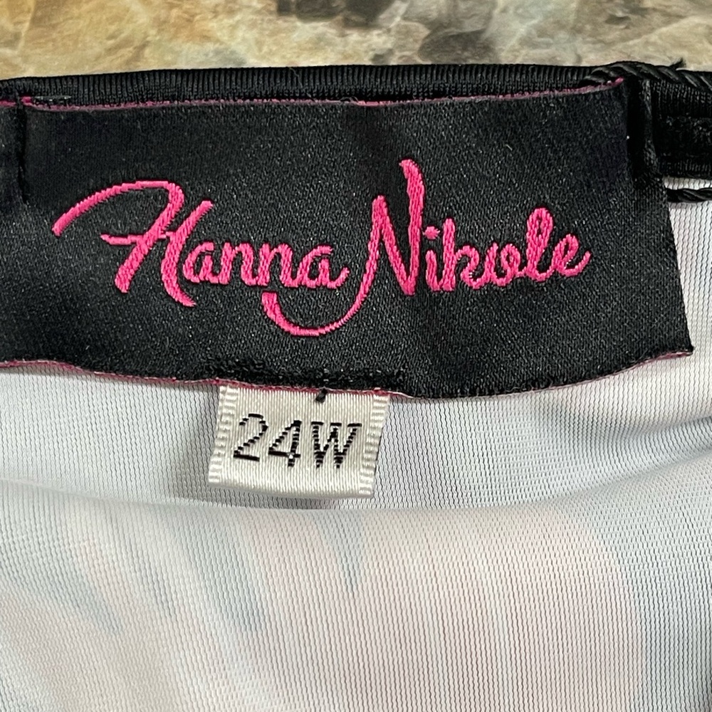 Hanna Nikole Women's Plus Size 24W Black Floral Tankini Top Full Coverage NWT - Picture 2 of 10
